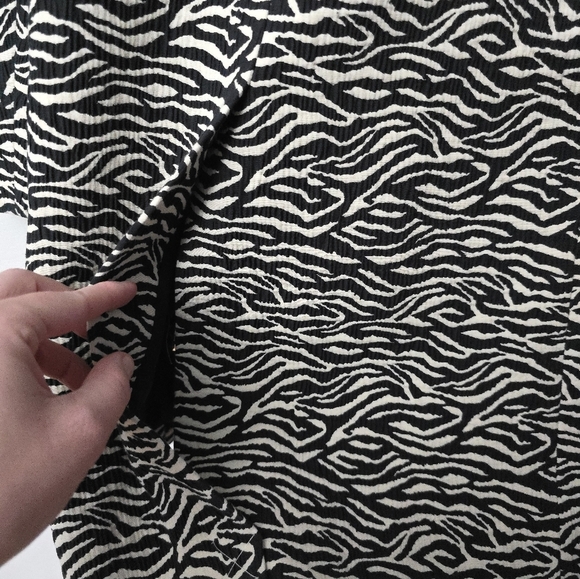 Per Una Black Mix Zebra Animal Print Lightweight Coat Size 6 US Size 10 UK - Picture 13 of 16
